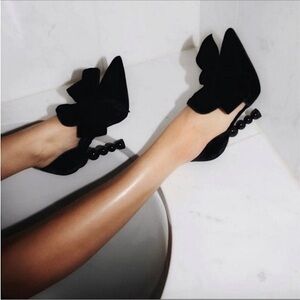 Worn once TORY BURCH Clara velvet pump 5 $598